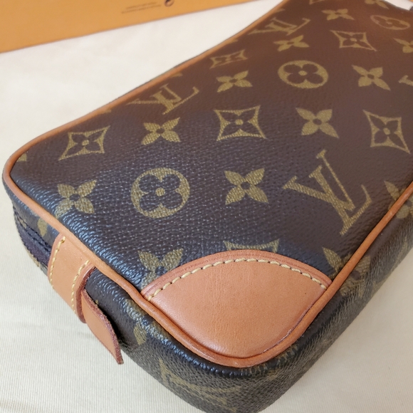 Louis Vuitton Marly Bandoliere Clutch - Picture 12 of 16
